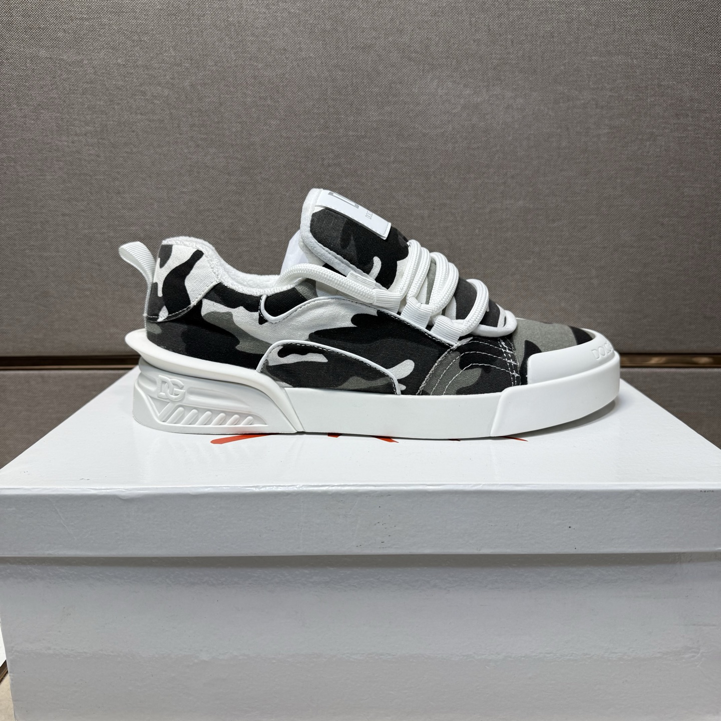 D&G Sneakers-211