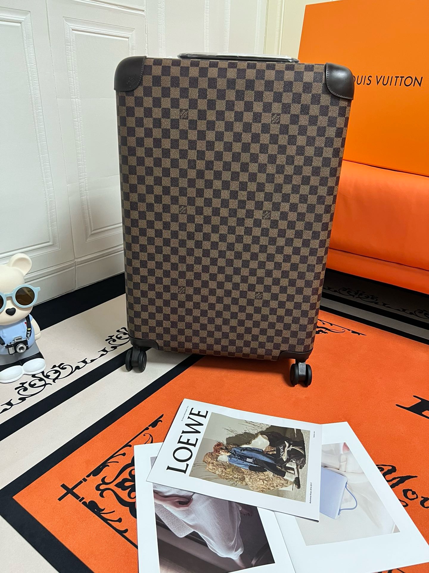 LV luggage-9