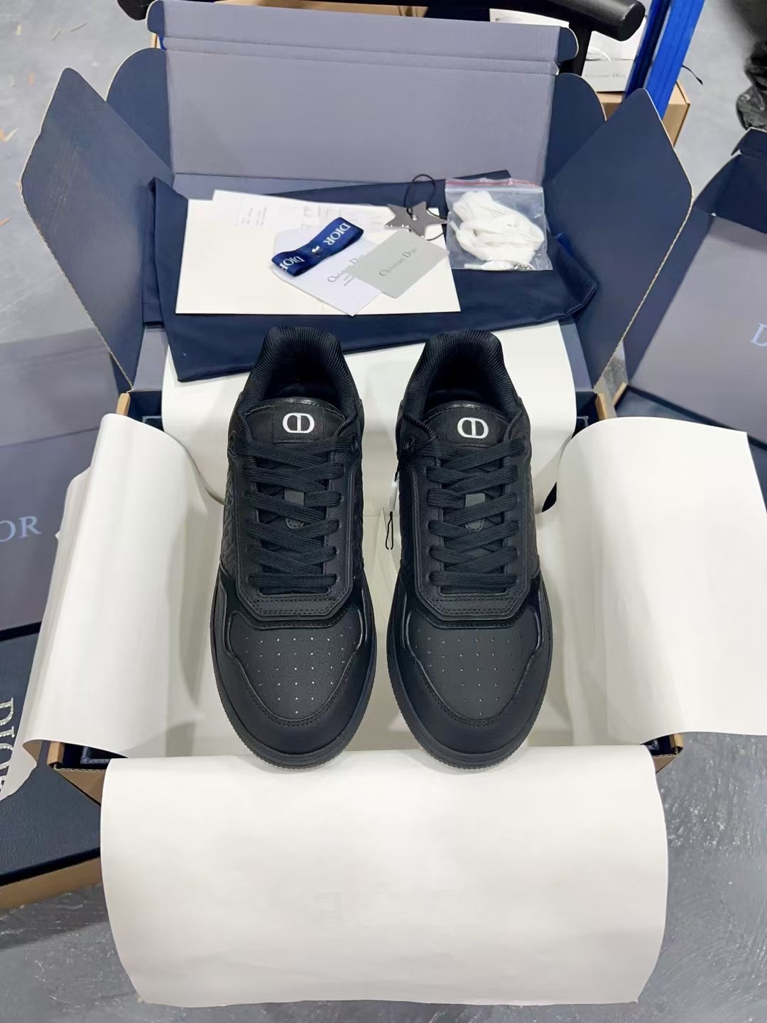 Dior Sneakers-23