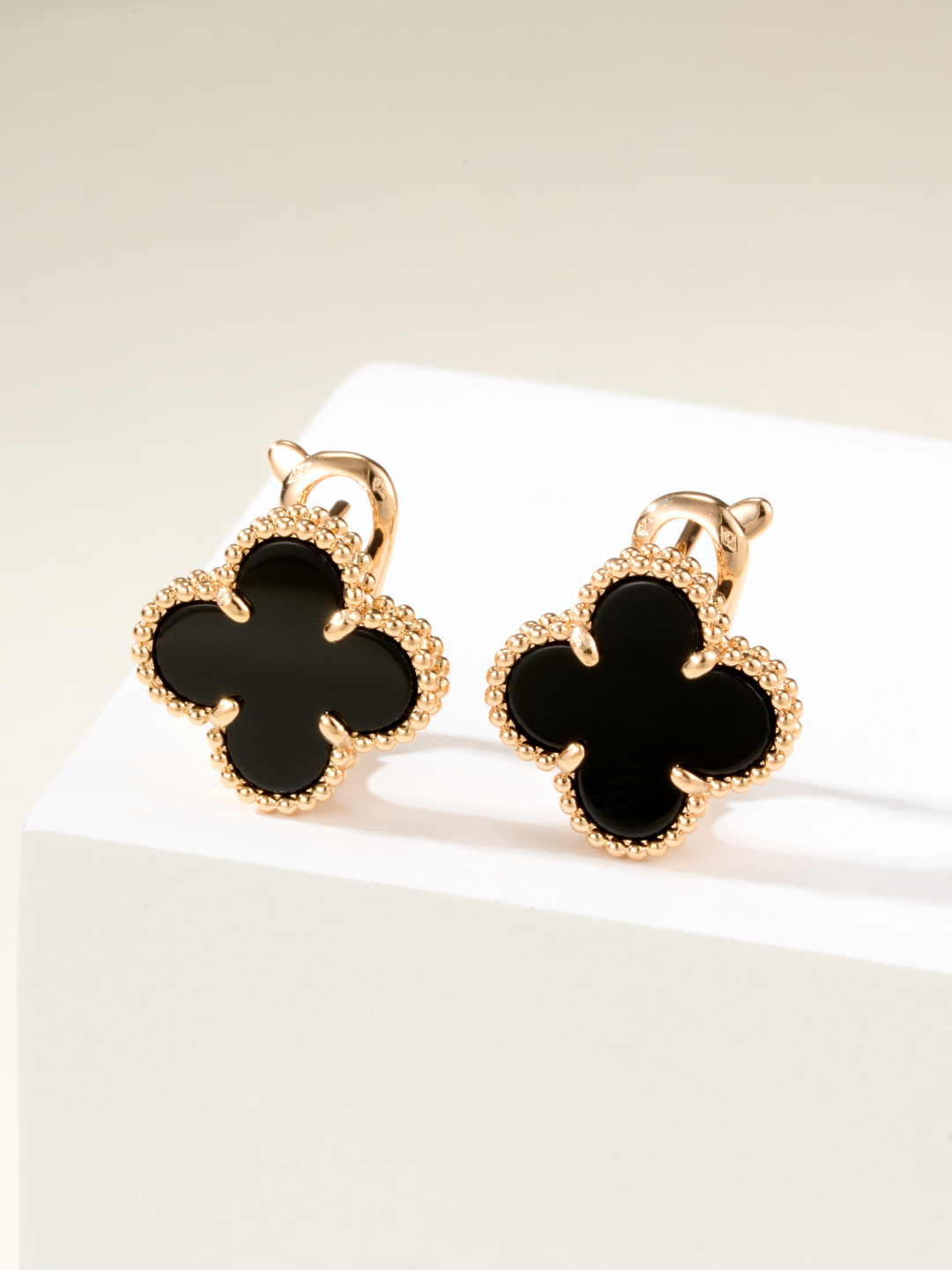 Van Cleef & Arpels earring-20
