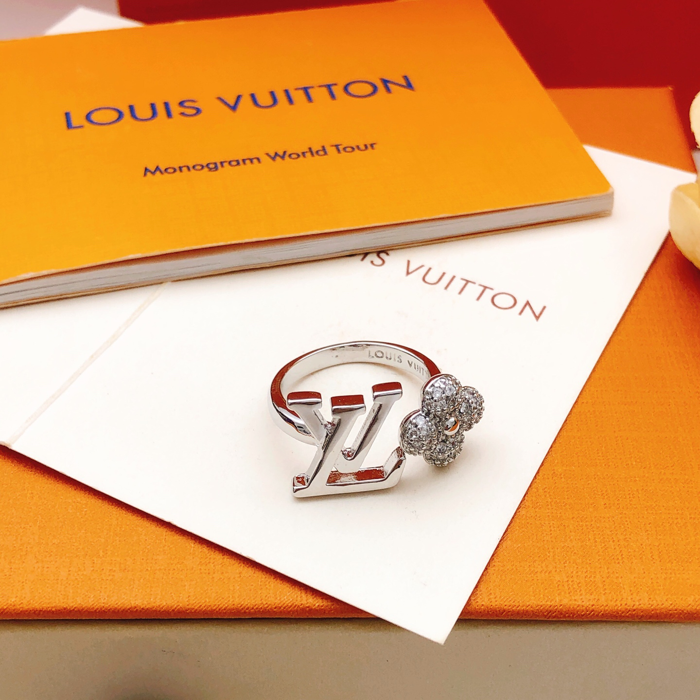 LV ring-29