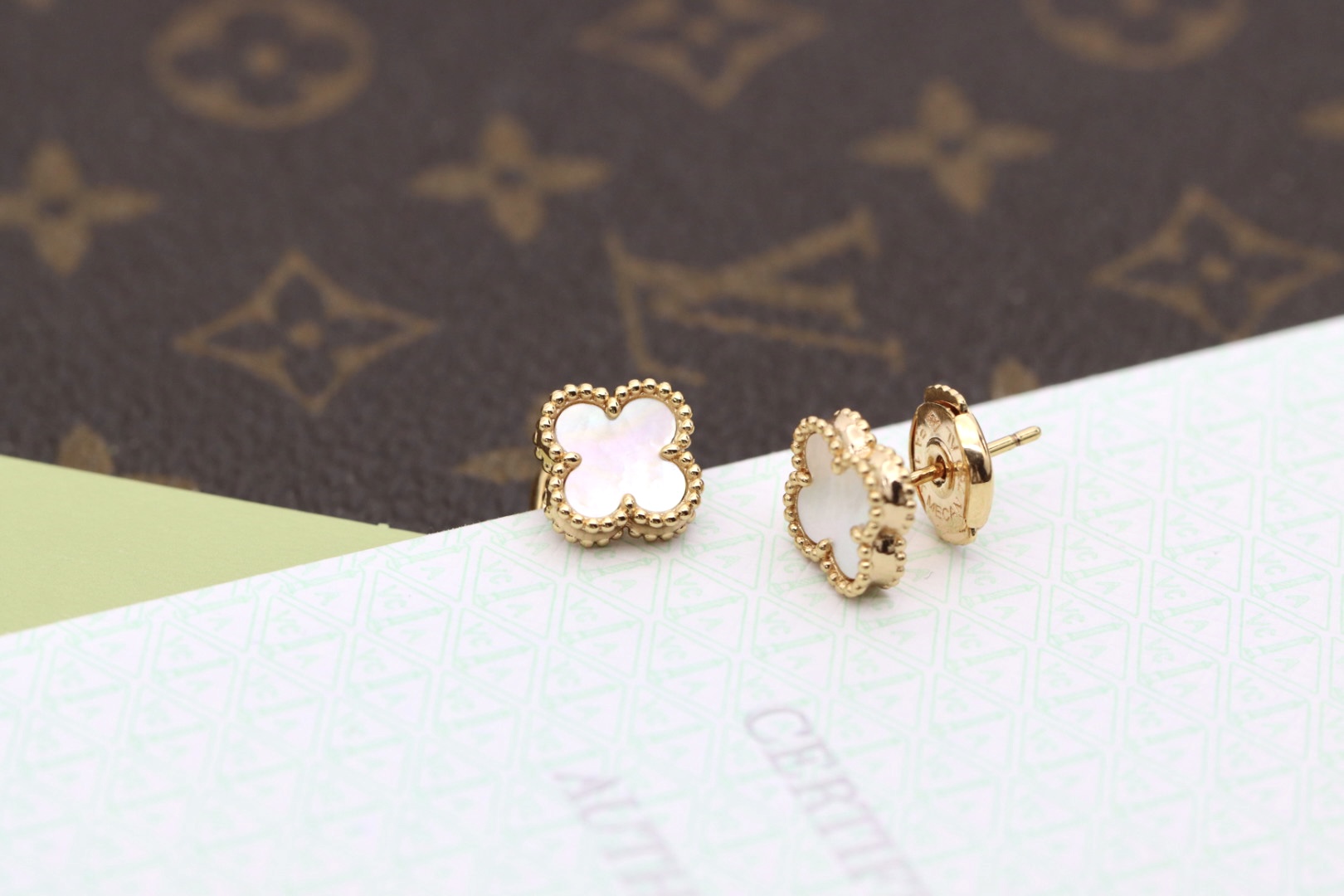 Van Cleef & Arpels earring-13