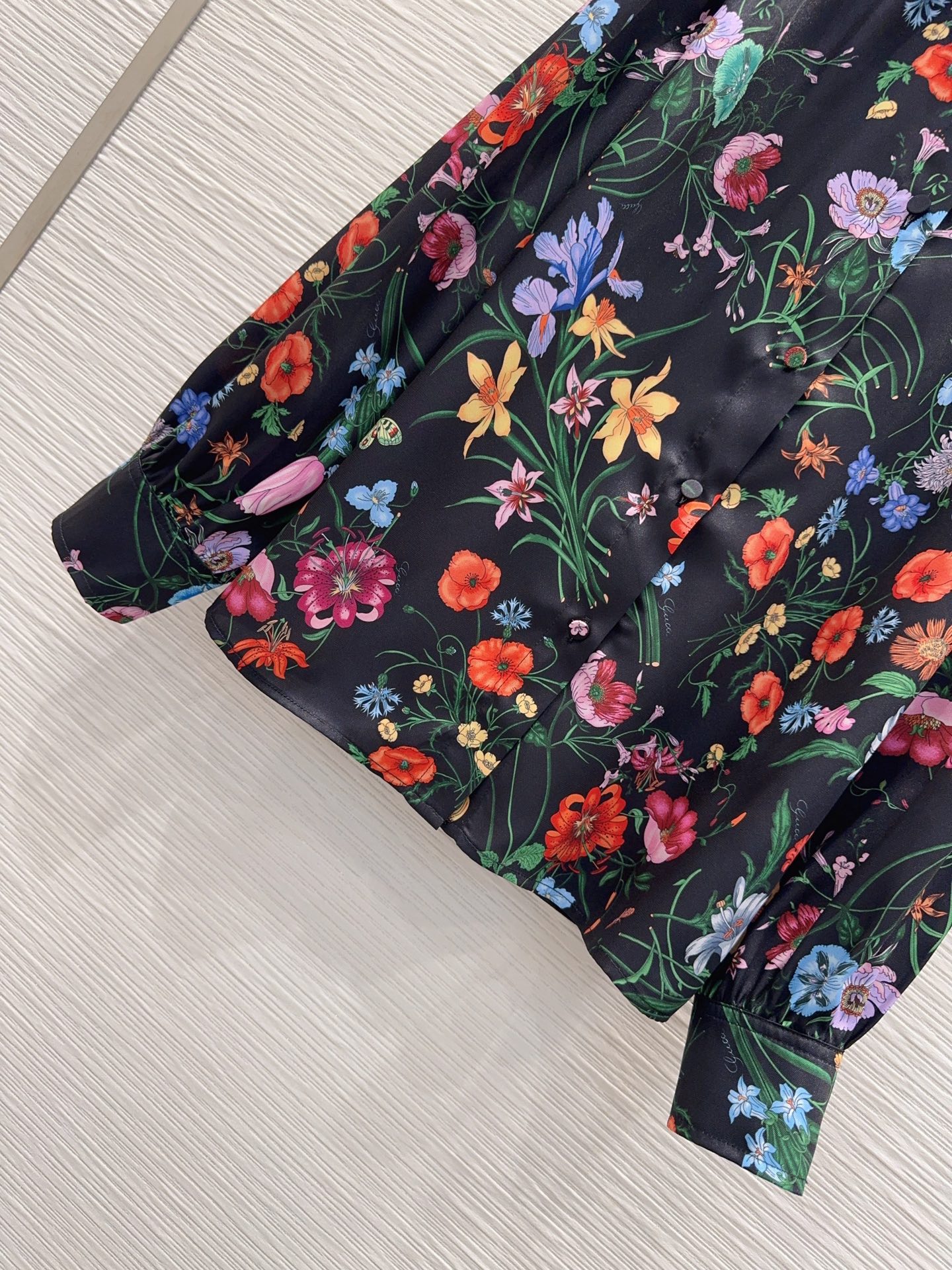 Gucci clothing-217