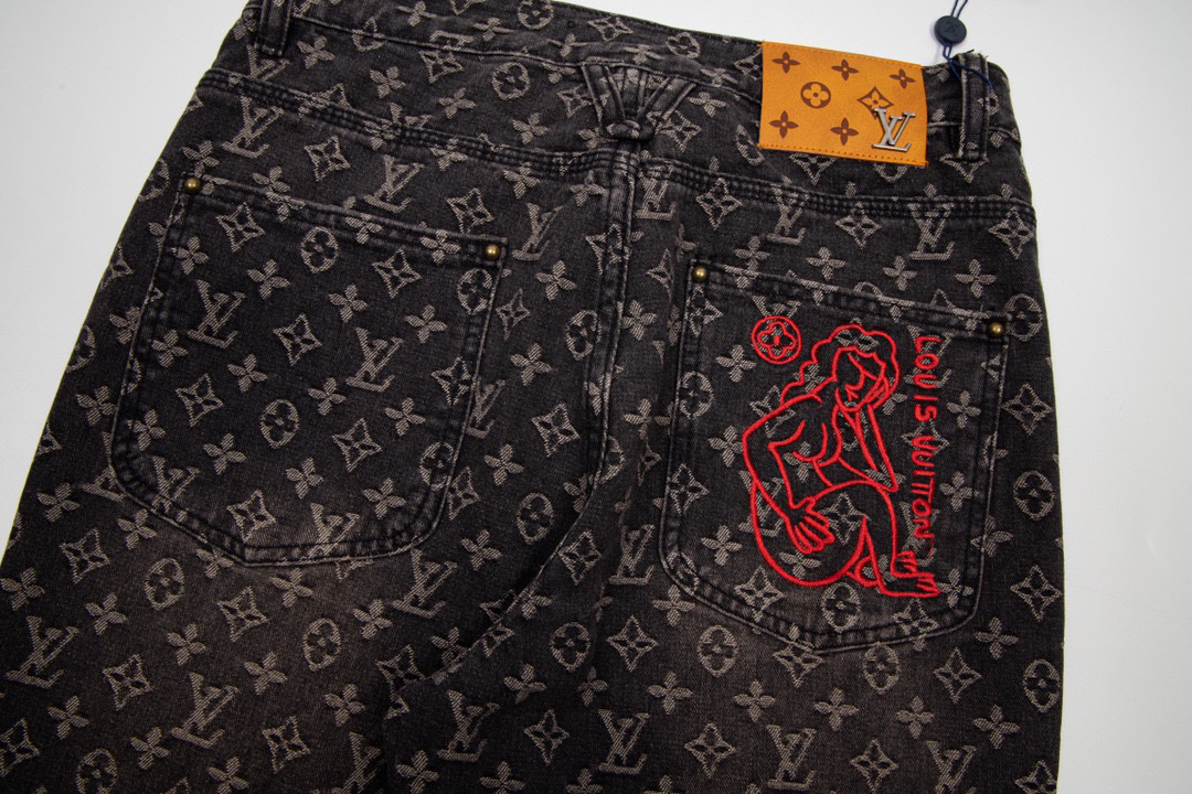 LV clothing-41