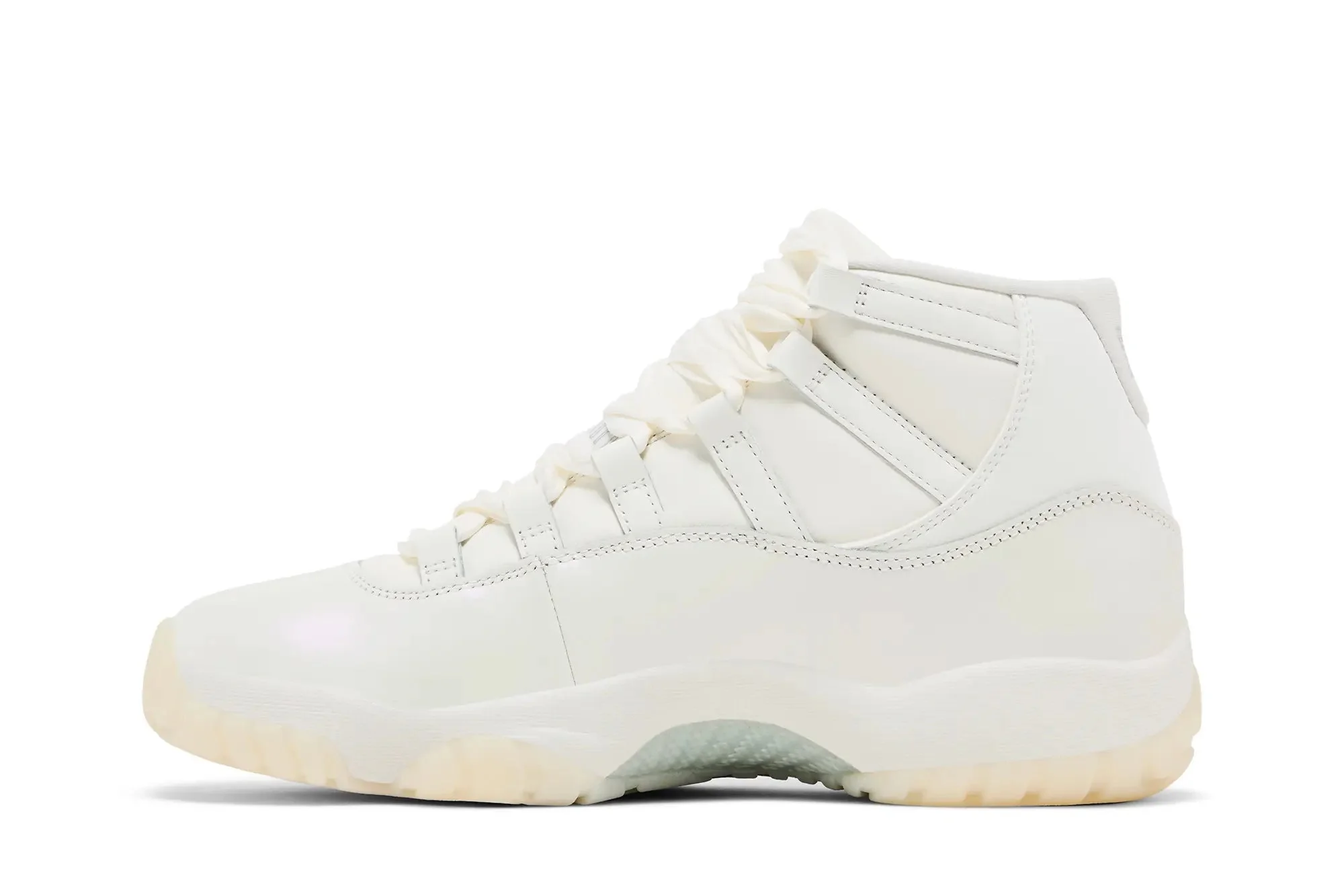 Wmns Jordan 11 Retro 'Pearl / Grand Finale'