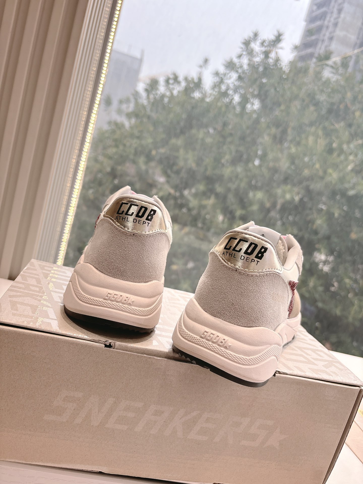 Golden Goose Sneakers-10
