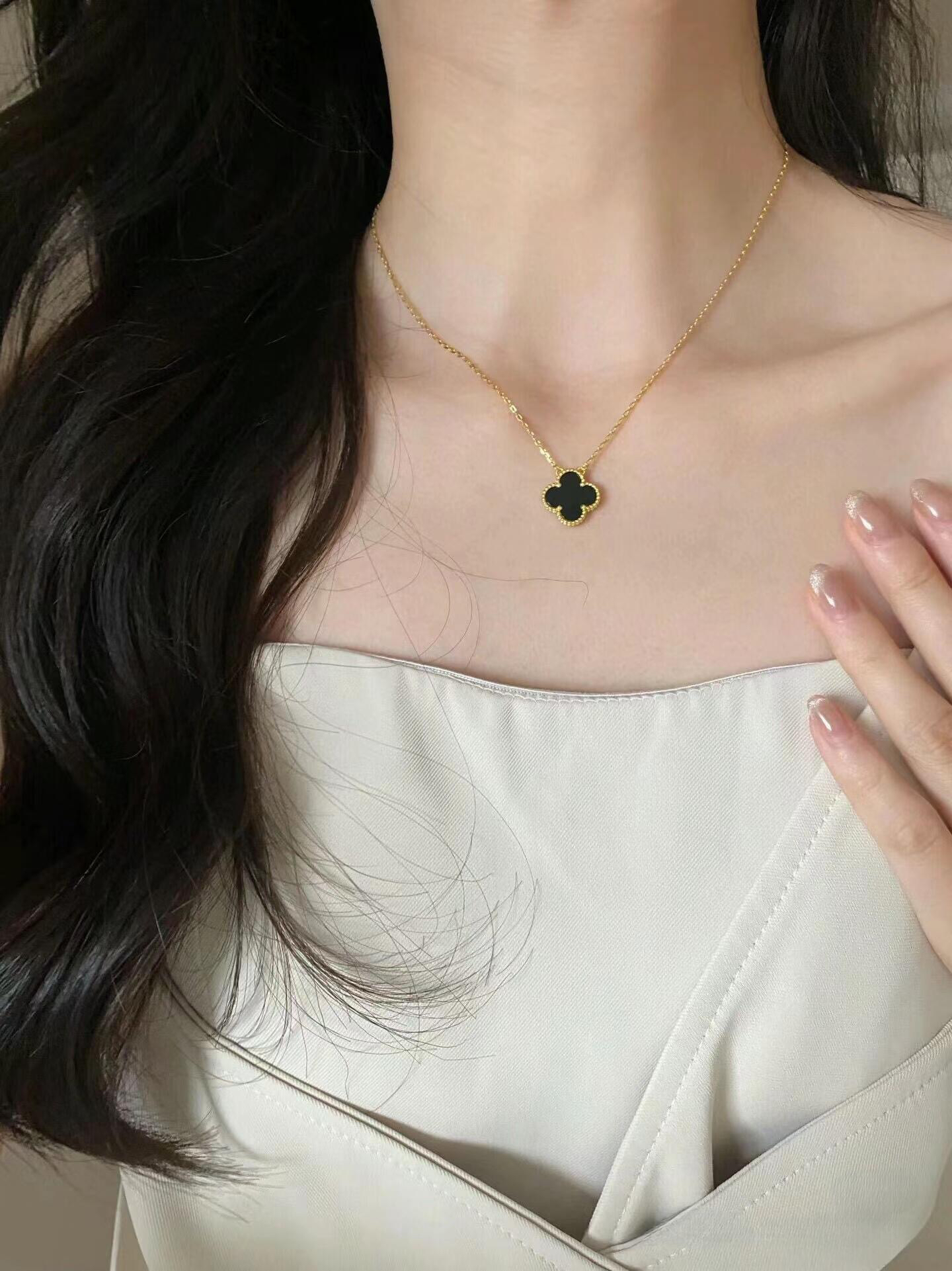 Van Cleef & Arpels necklace-75