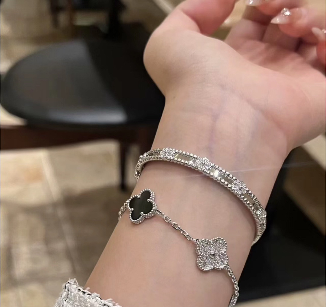 Van Cleef & Arpels Bracelet-30