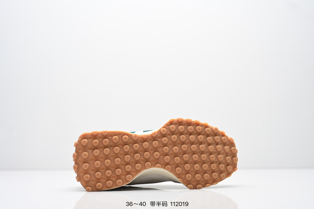 New Balance Sneakers-110