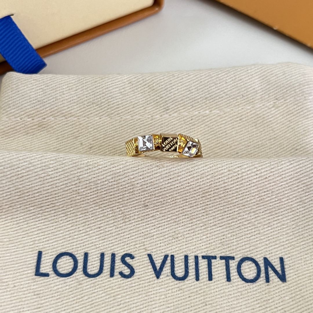 LV ring-30