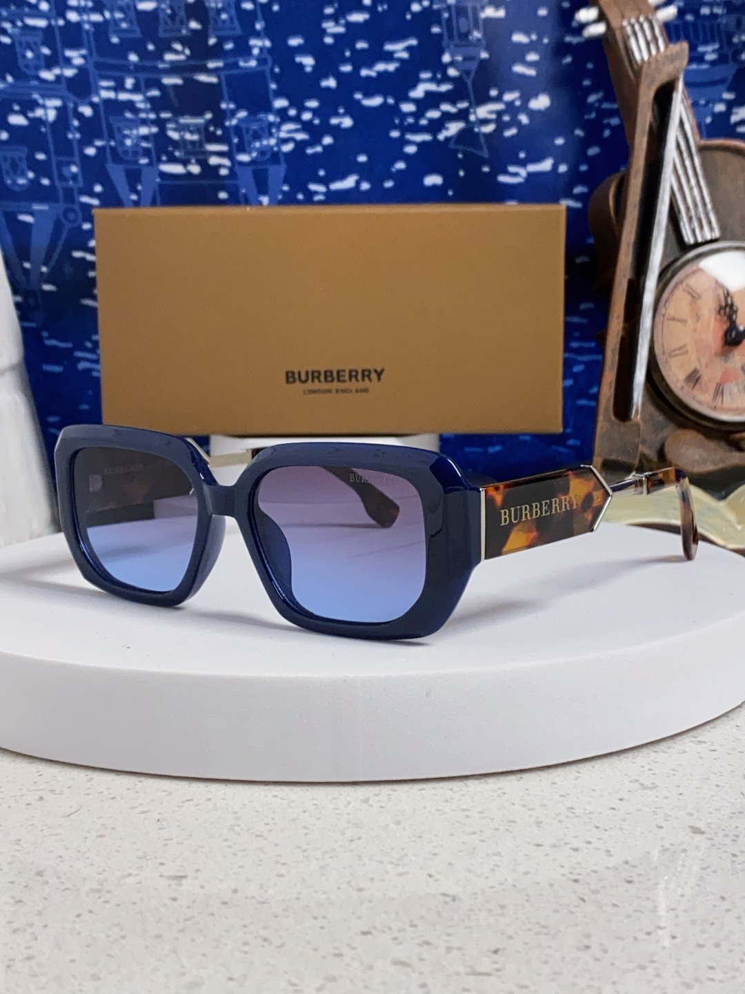 Burberry glasses-1