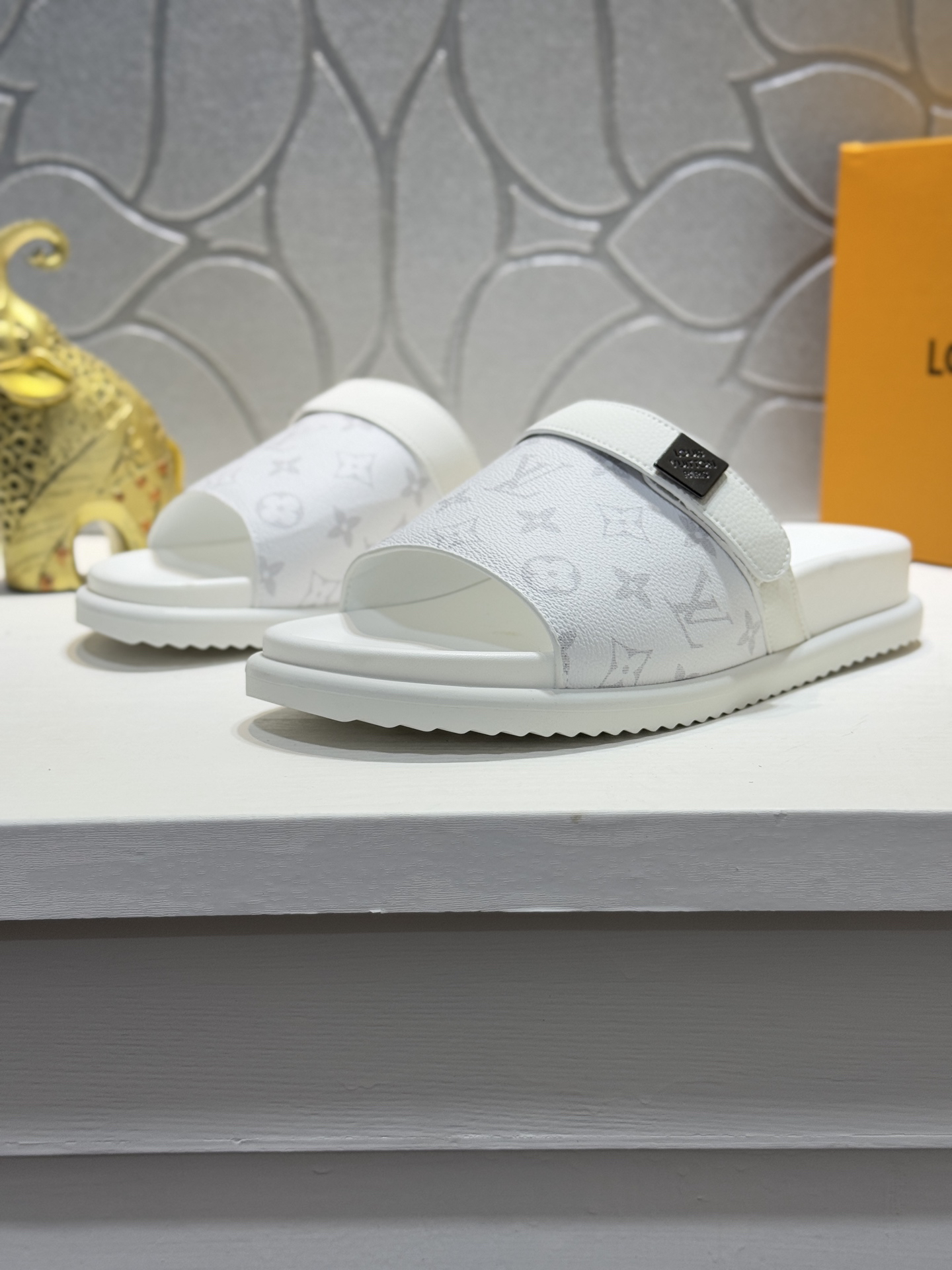 LV Summer footwear