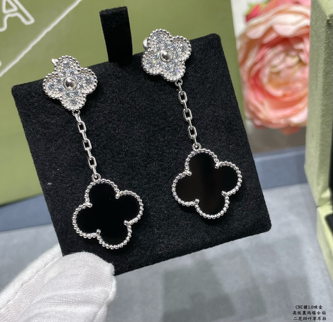 Van Cleef & Arpels earring-122