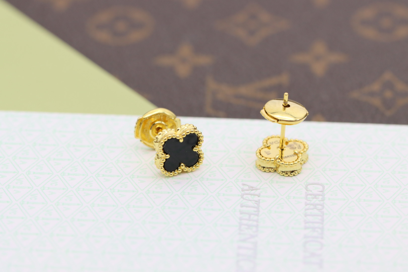 Van Cleef & Arpels earring-23