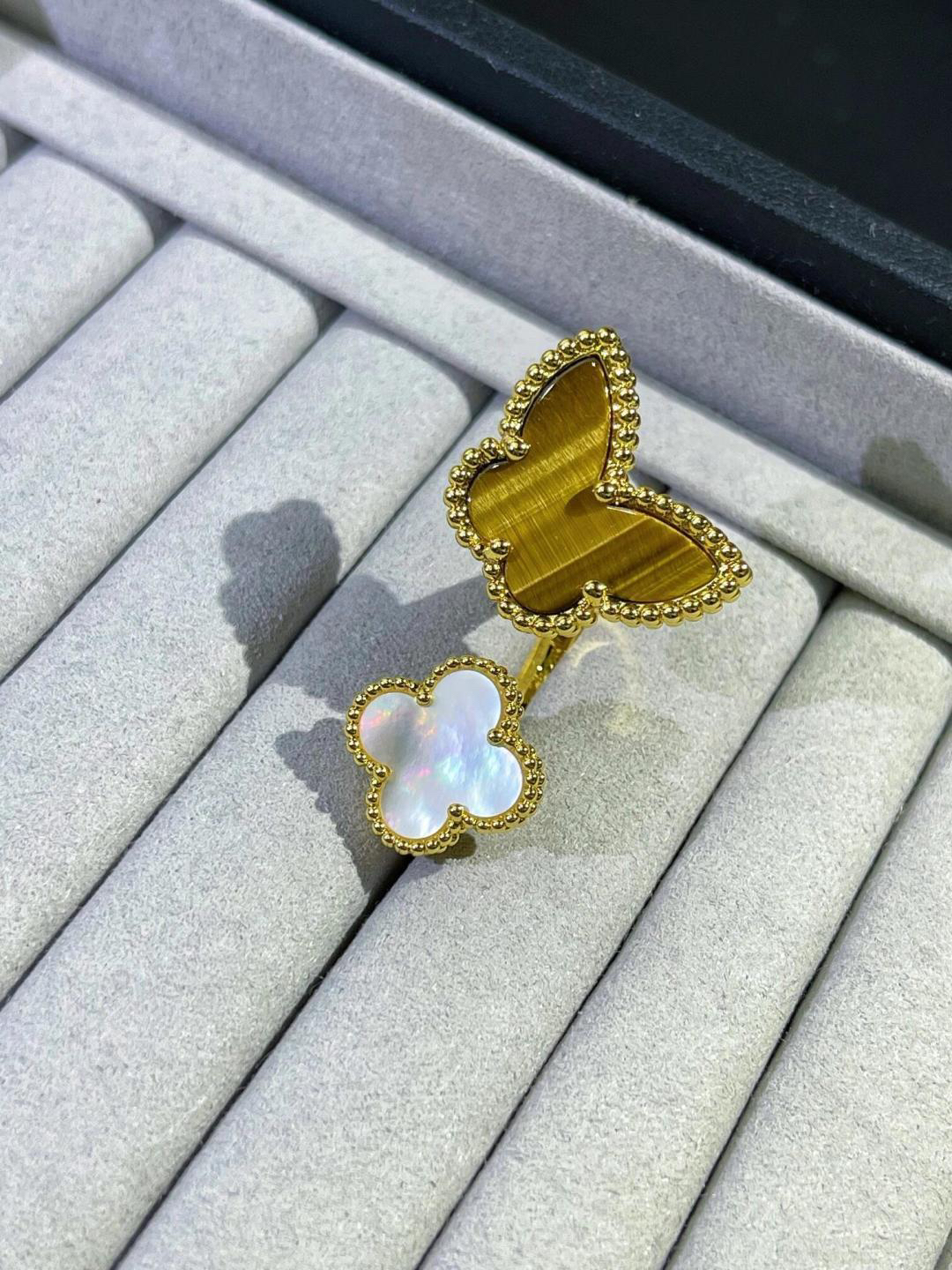Van Cleef & Arpels ring-31