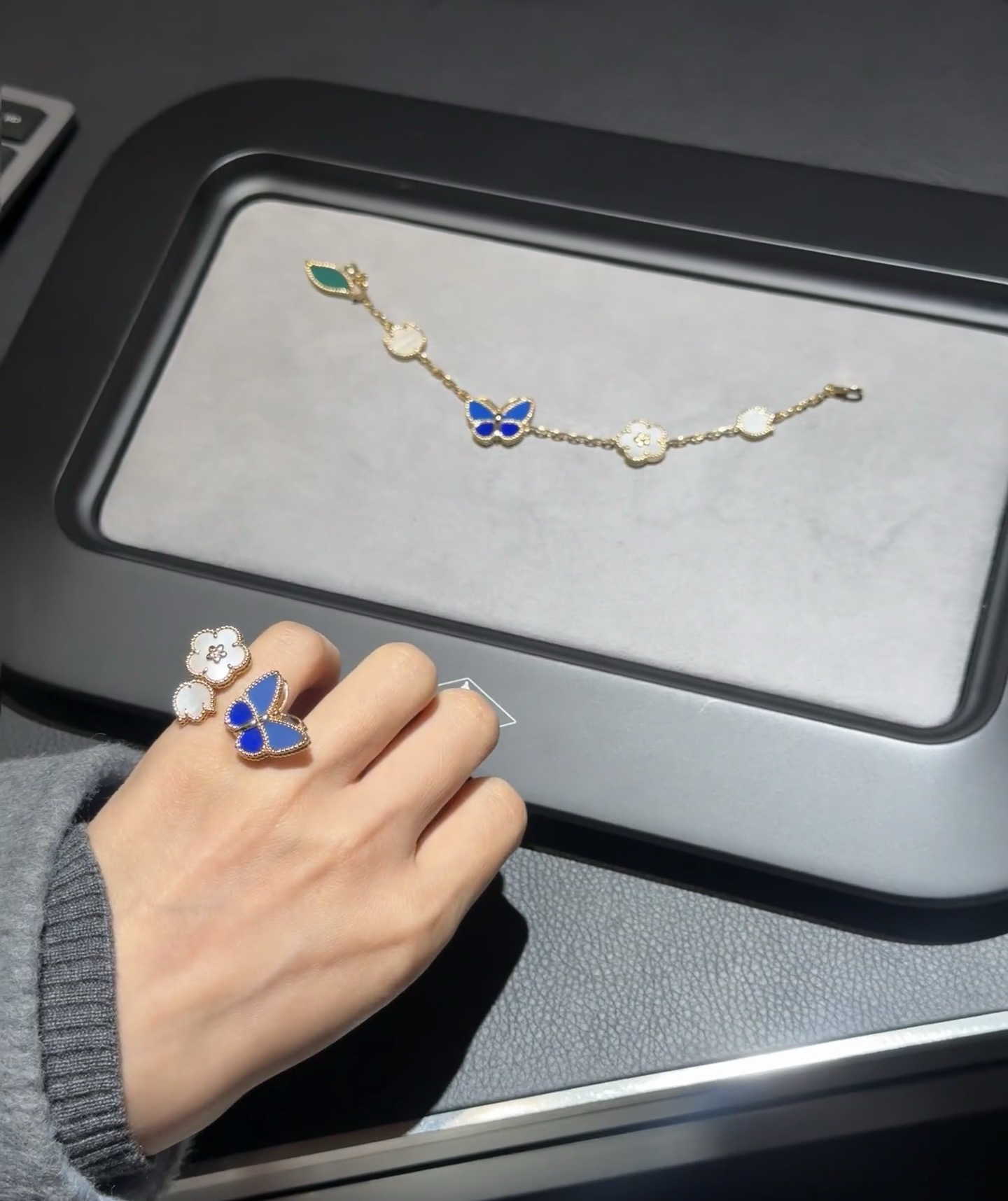 Van Cleef & Arpels ring-102