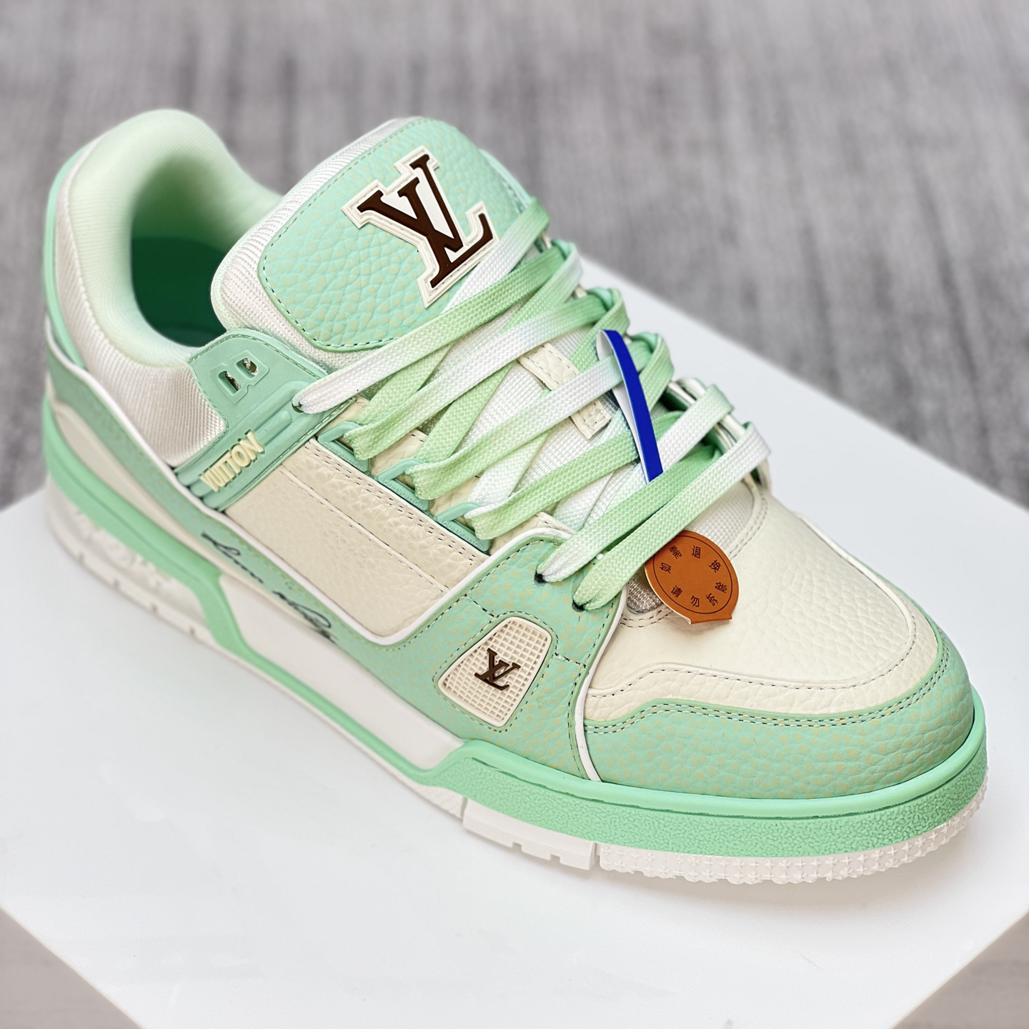 Lv Sneakers-154