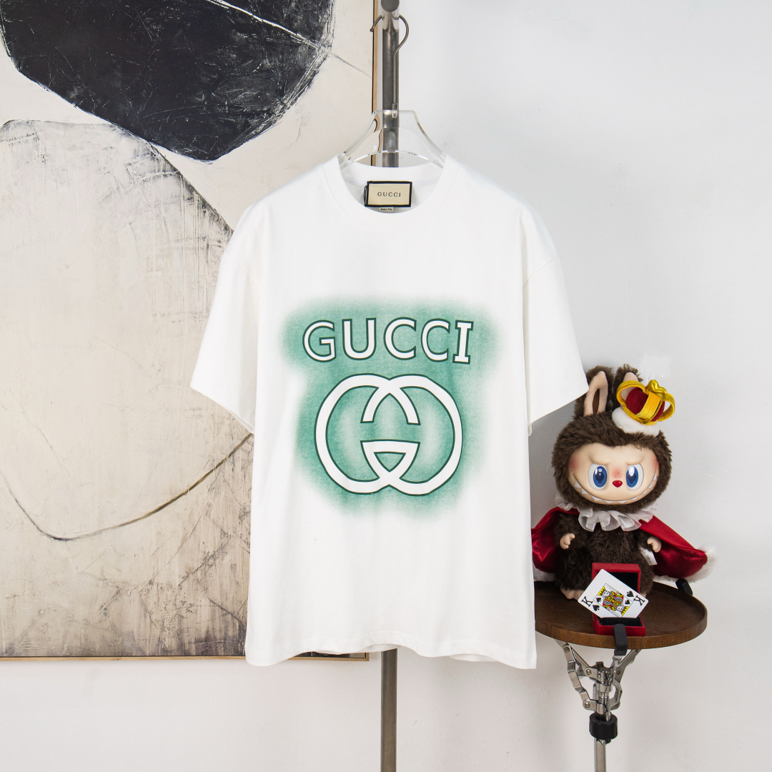 Gucci clothing-274