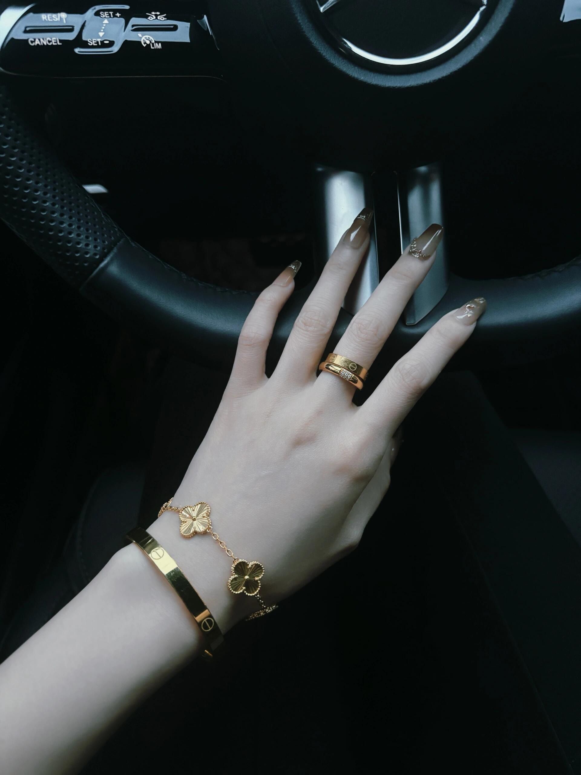 Van Cleef & Arpels Bracelet-89