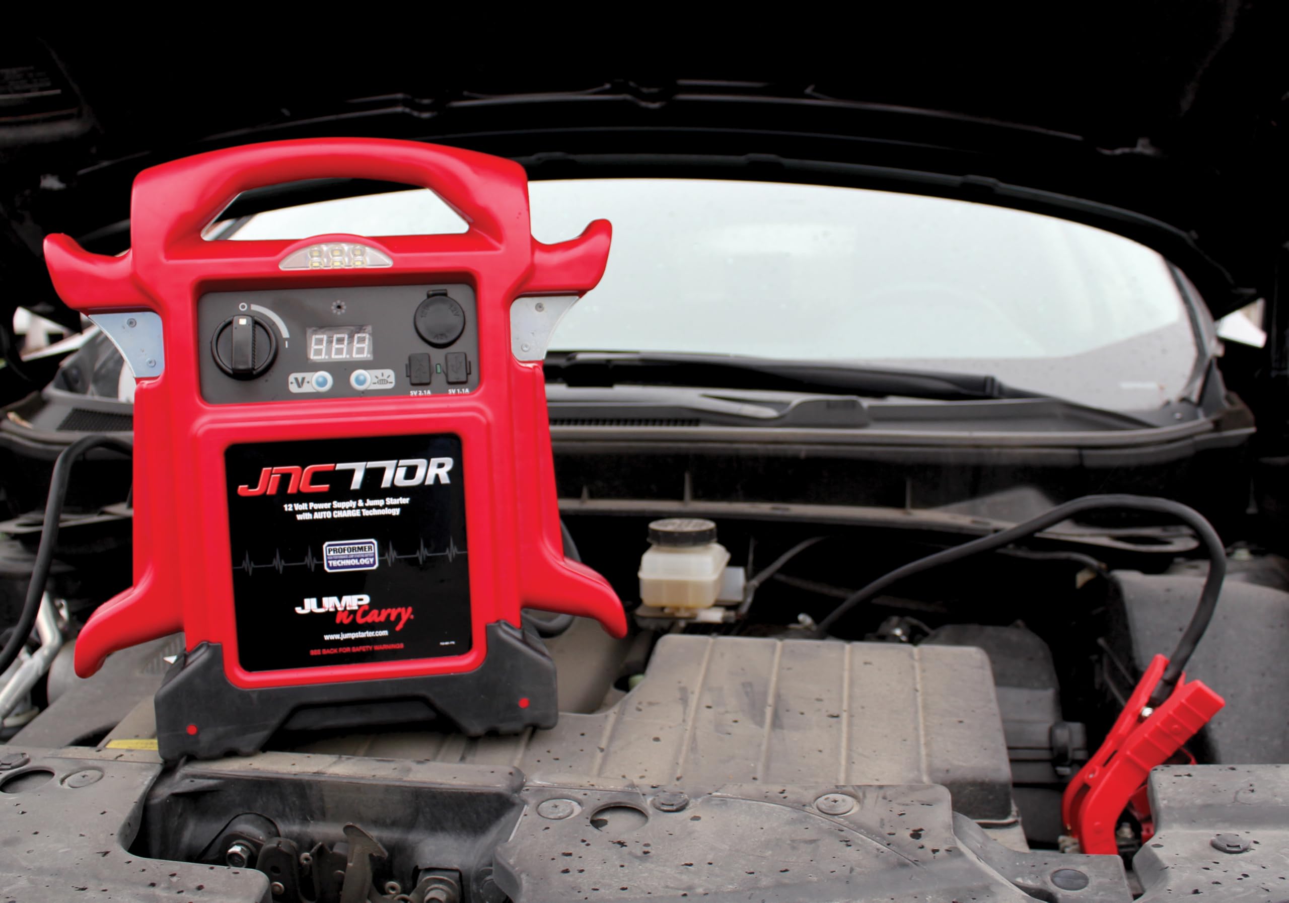 CLORE AUTOMOTIVE Jump-N-Carry JNC770R 1700A 12V Jump Starter