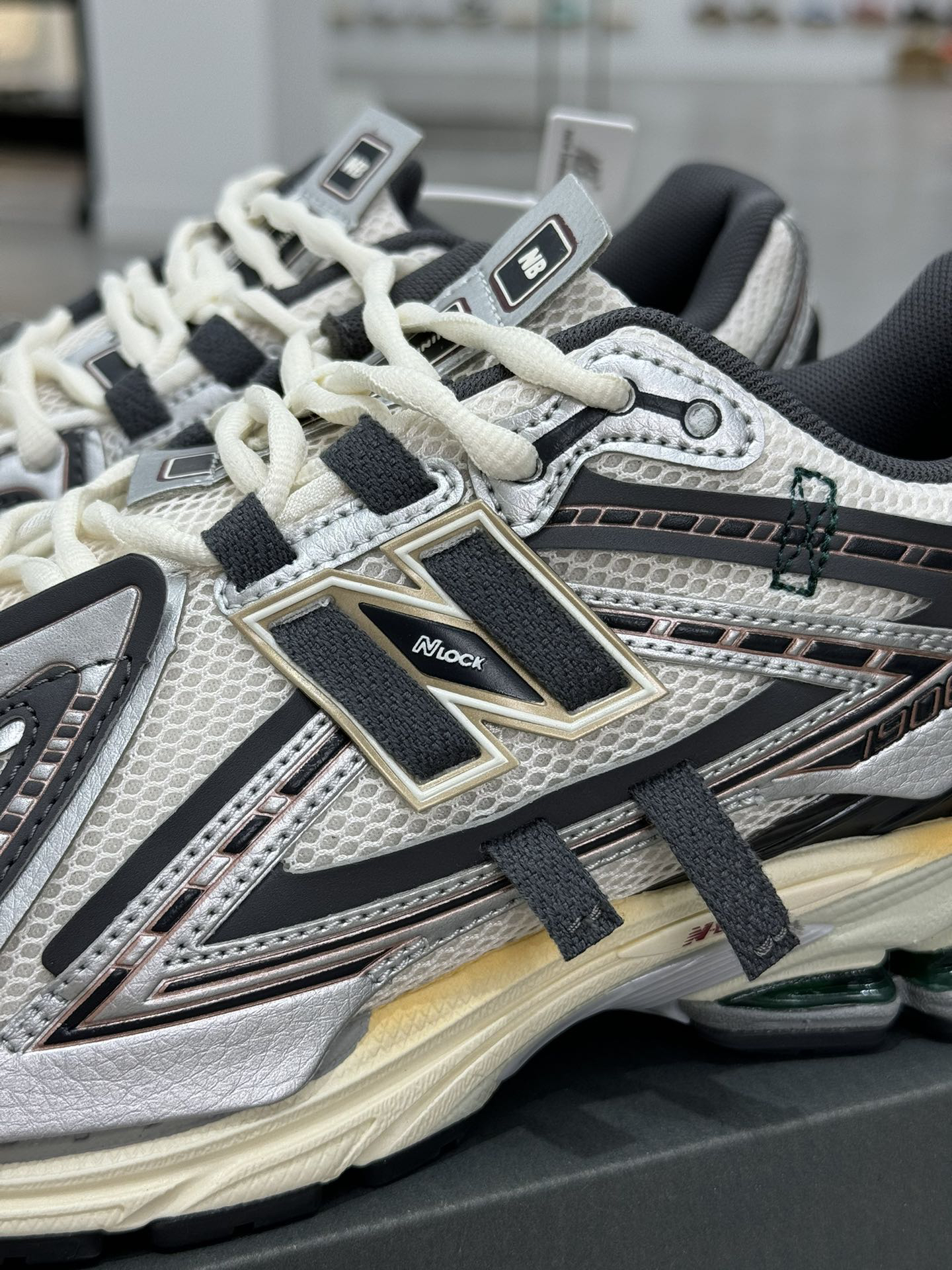 New Balance Sneakers-150