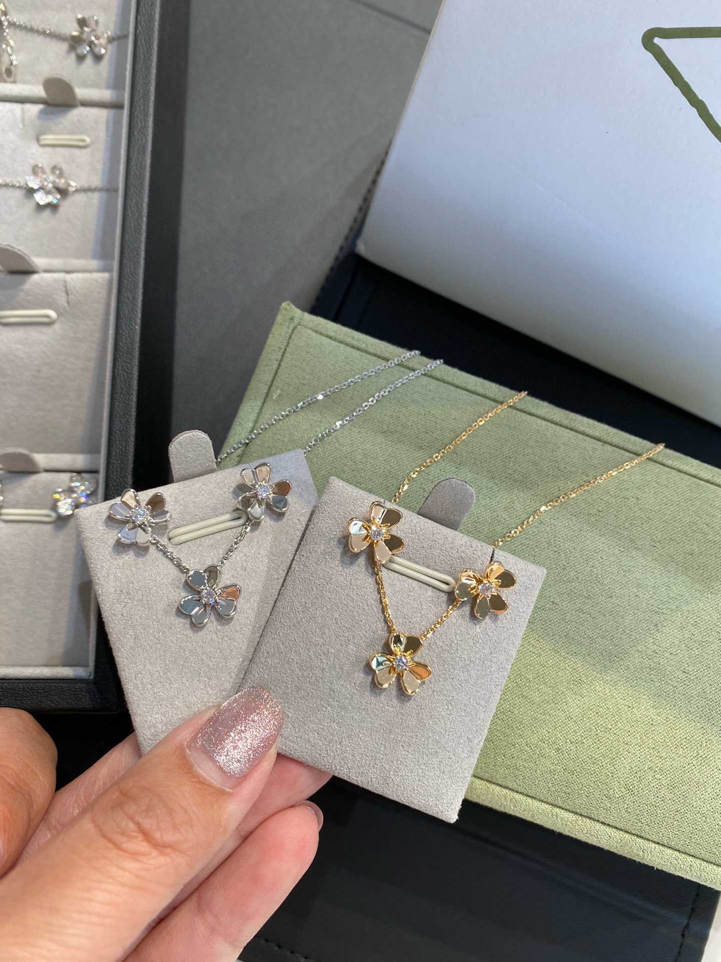 Van Cleef & Arpels necklace-86