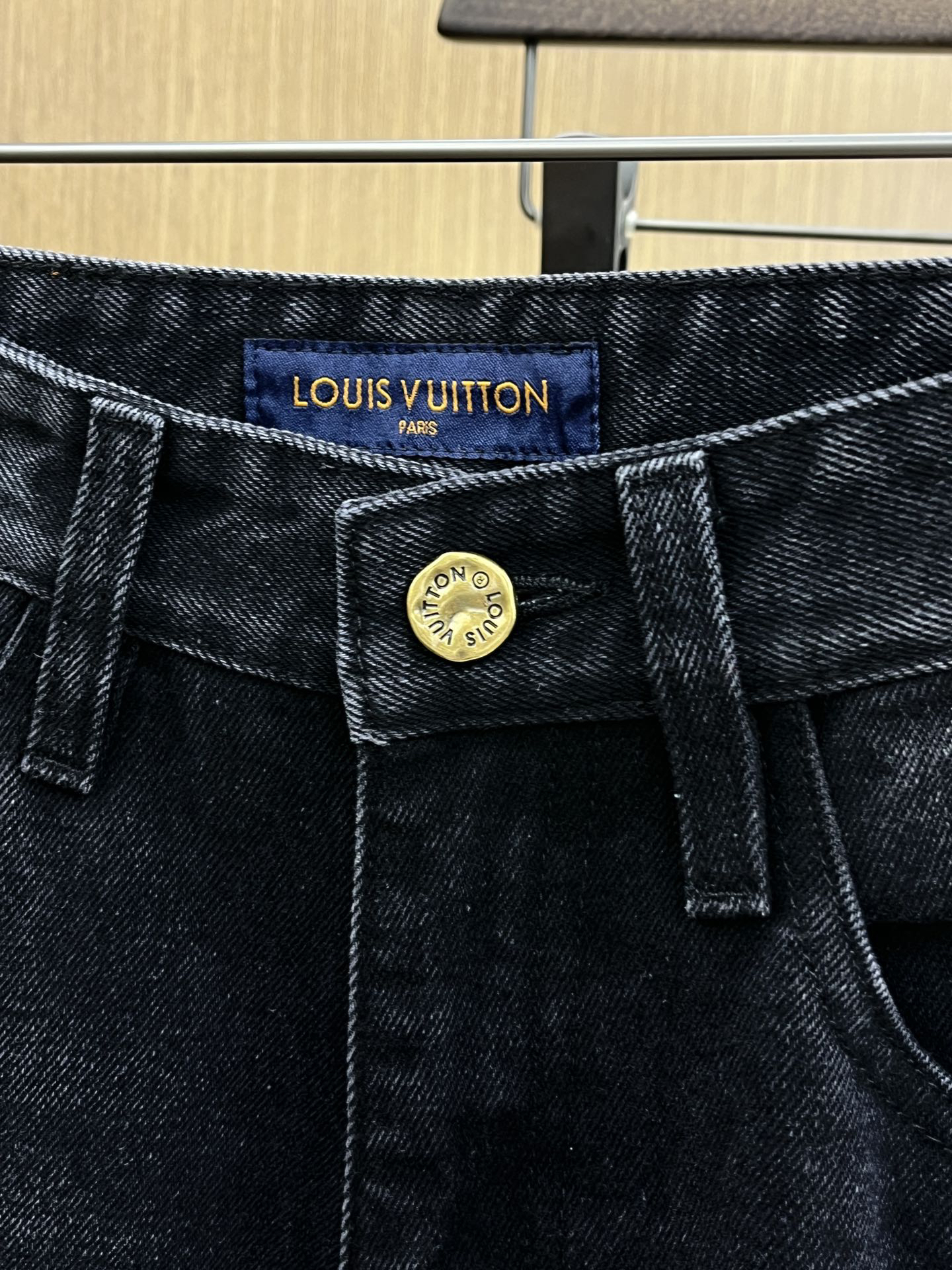 LV clothing-22