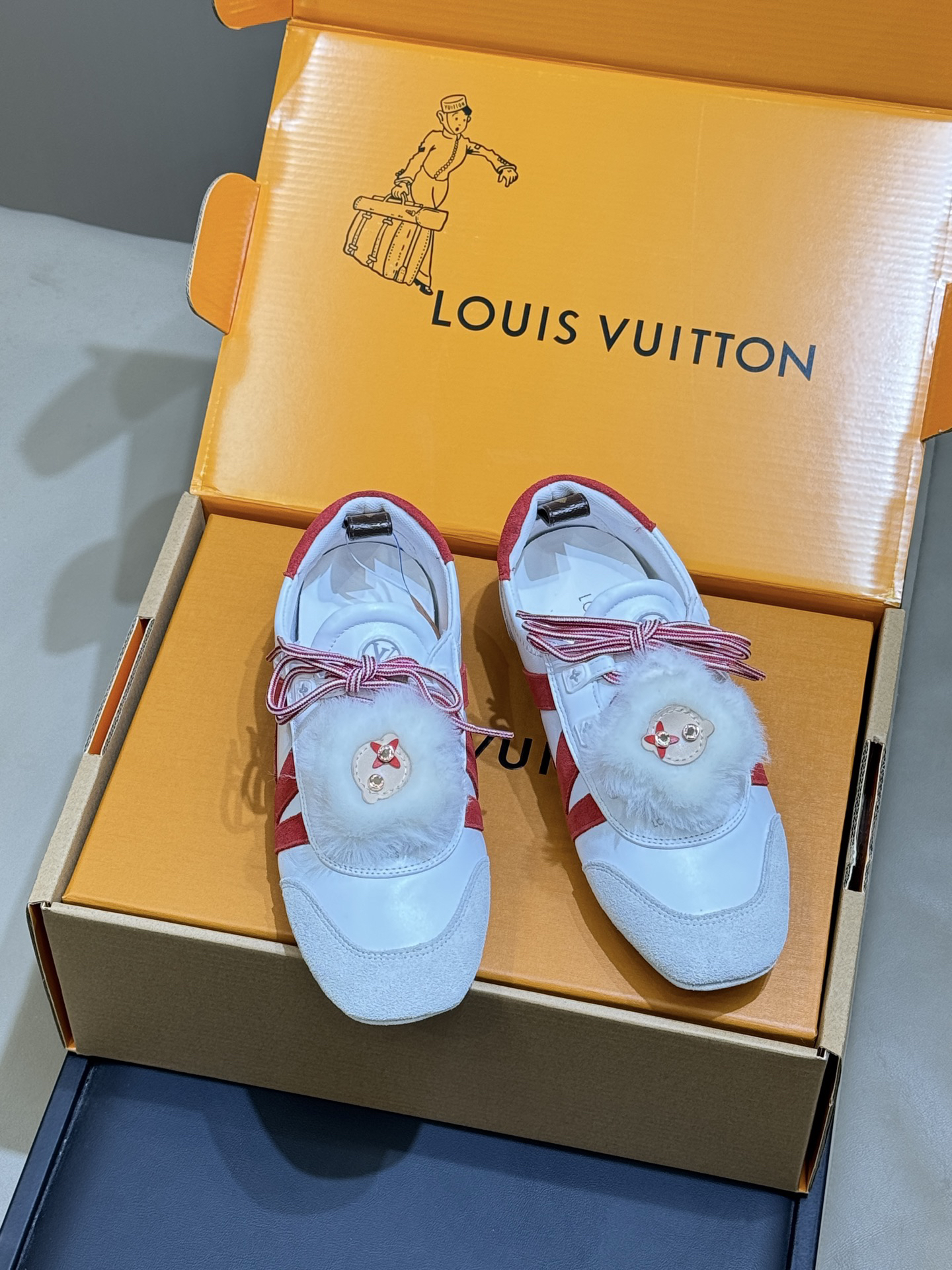 Lv Sneakers-231