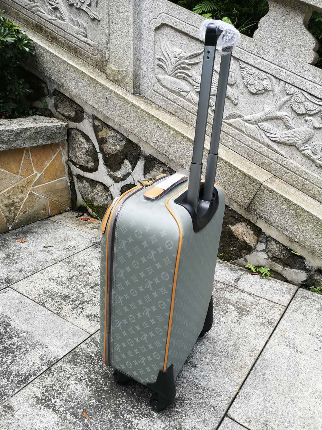 LV luggage-89