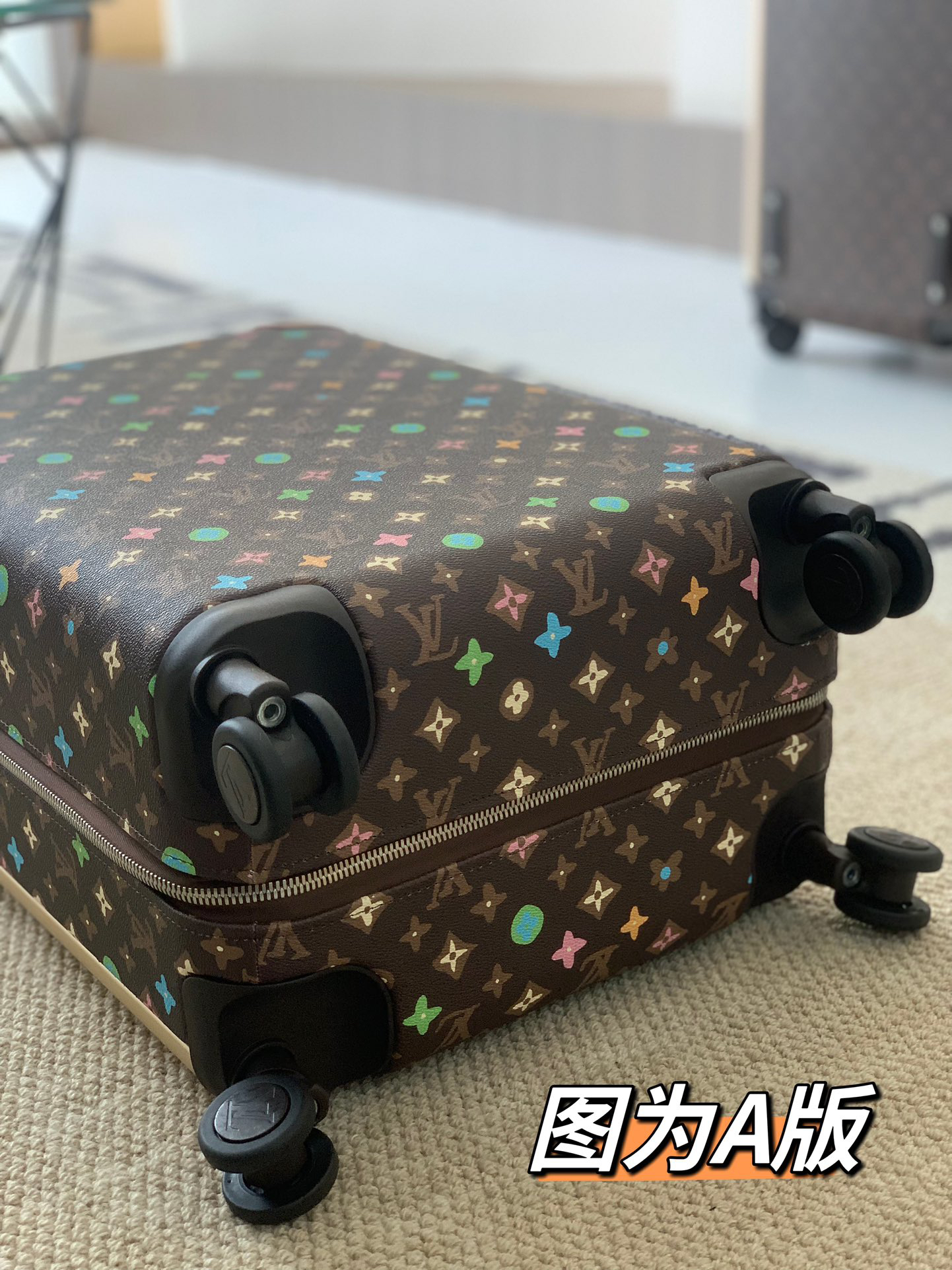 LV luggage-7