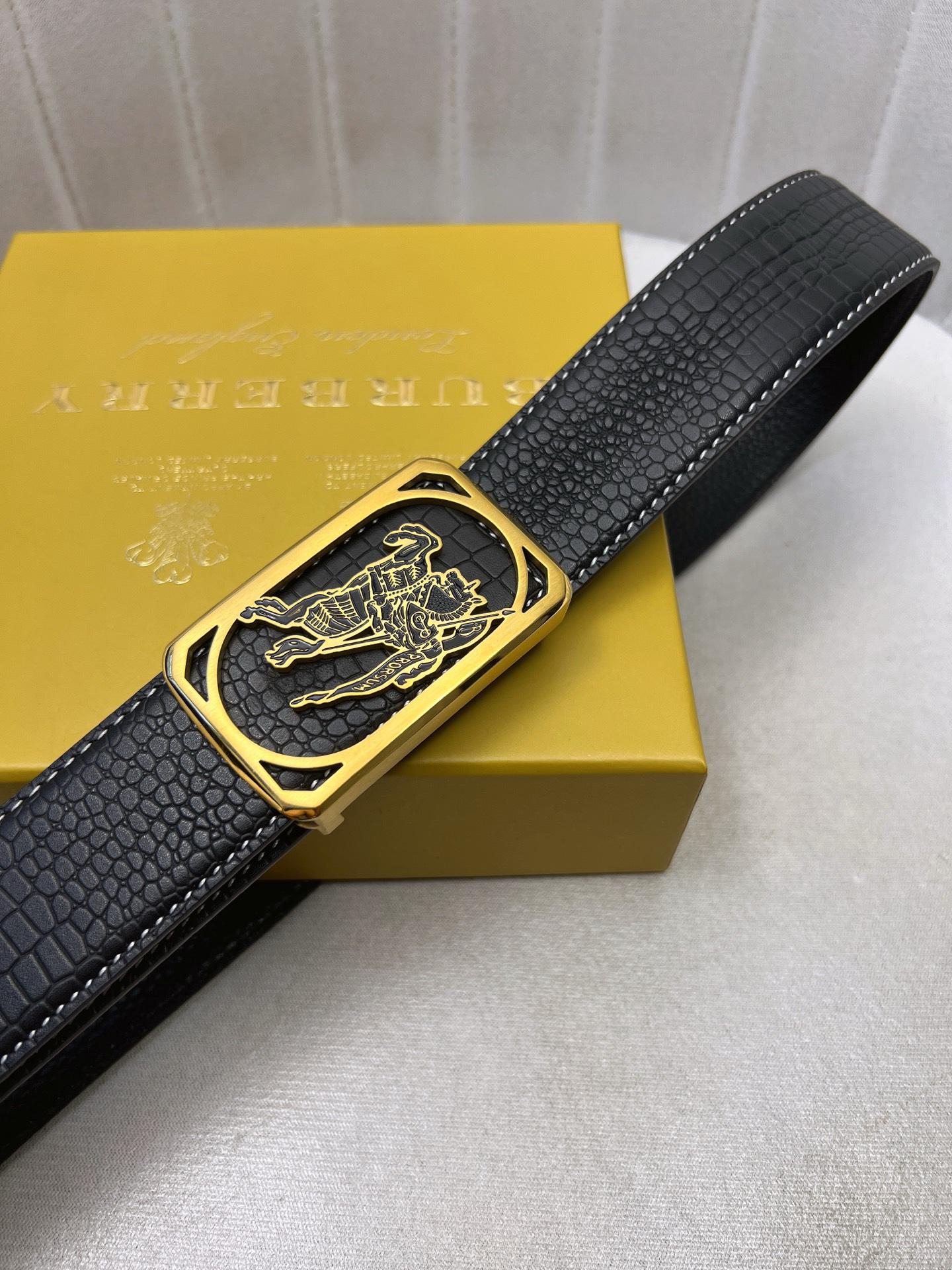 Burberry belt-82