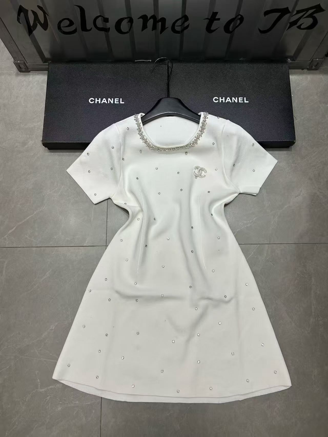 Chanel clothing-115