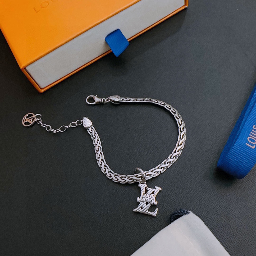 LV Bracelet-30
