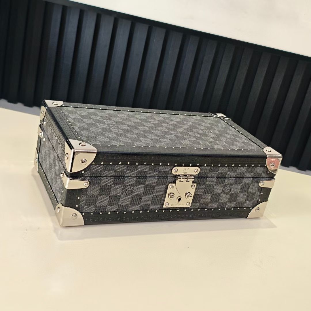 Louis Vuitton Hot New Product-149