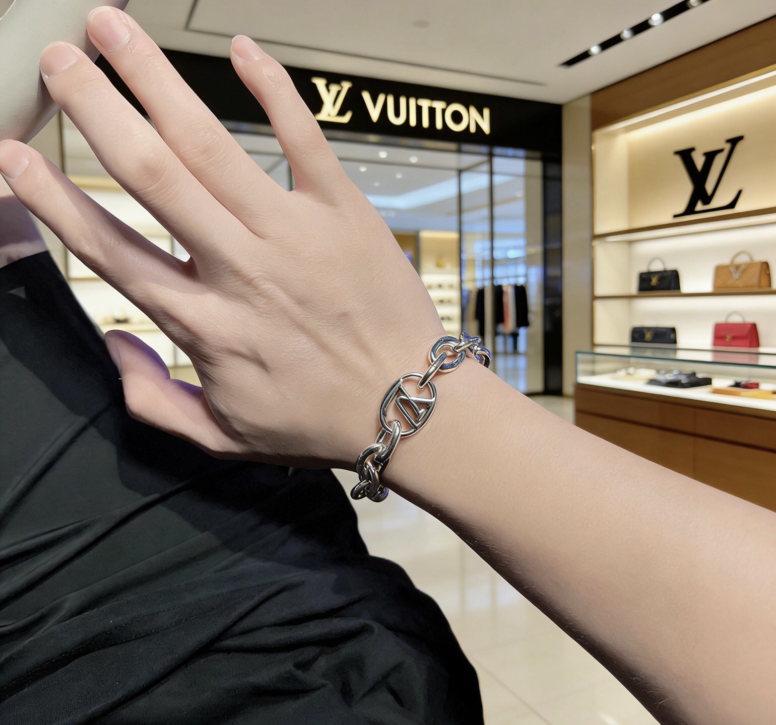 LV Bracelet-49