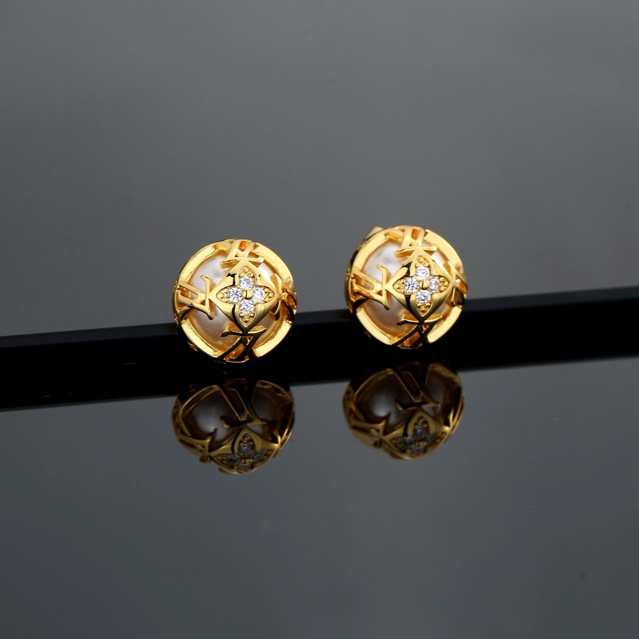 LV earrings-13