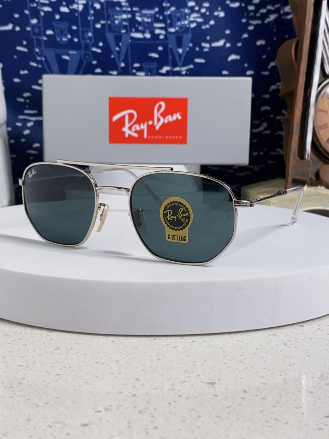 Ray-Ban glasses-1