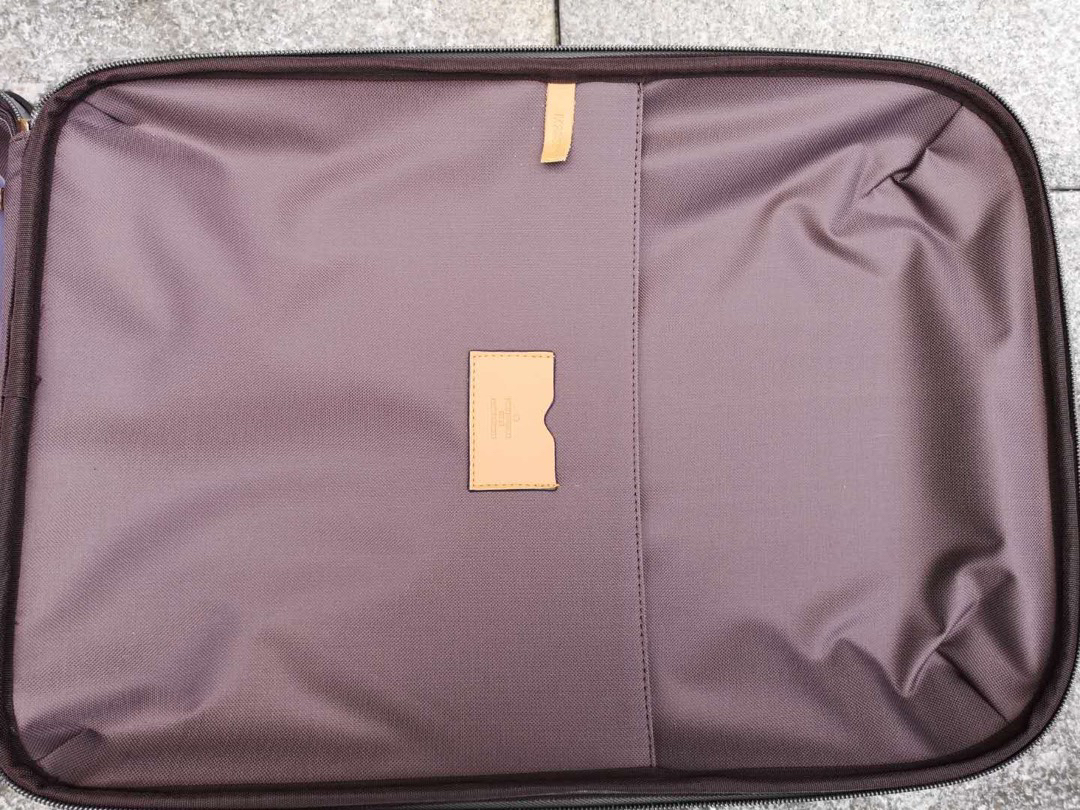 LV luggage-89