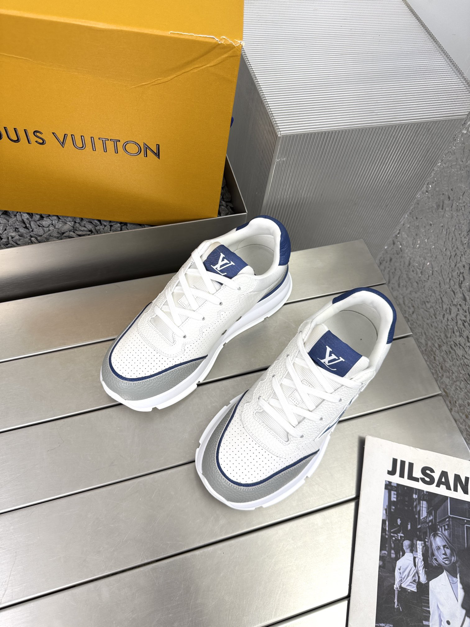 Lv Sneakers-159