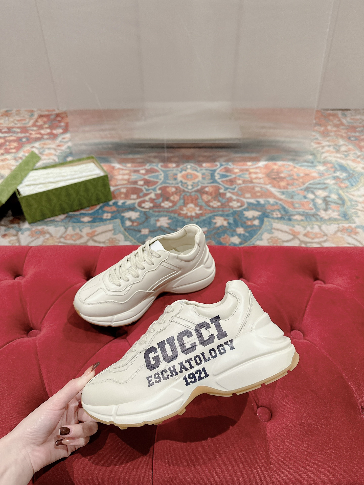 Gucci Sneakers-211
