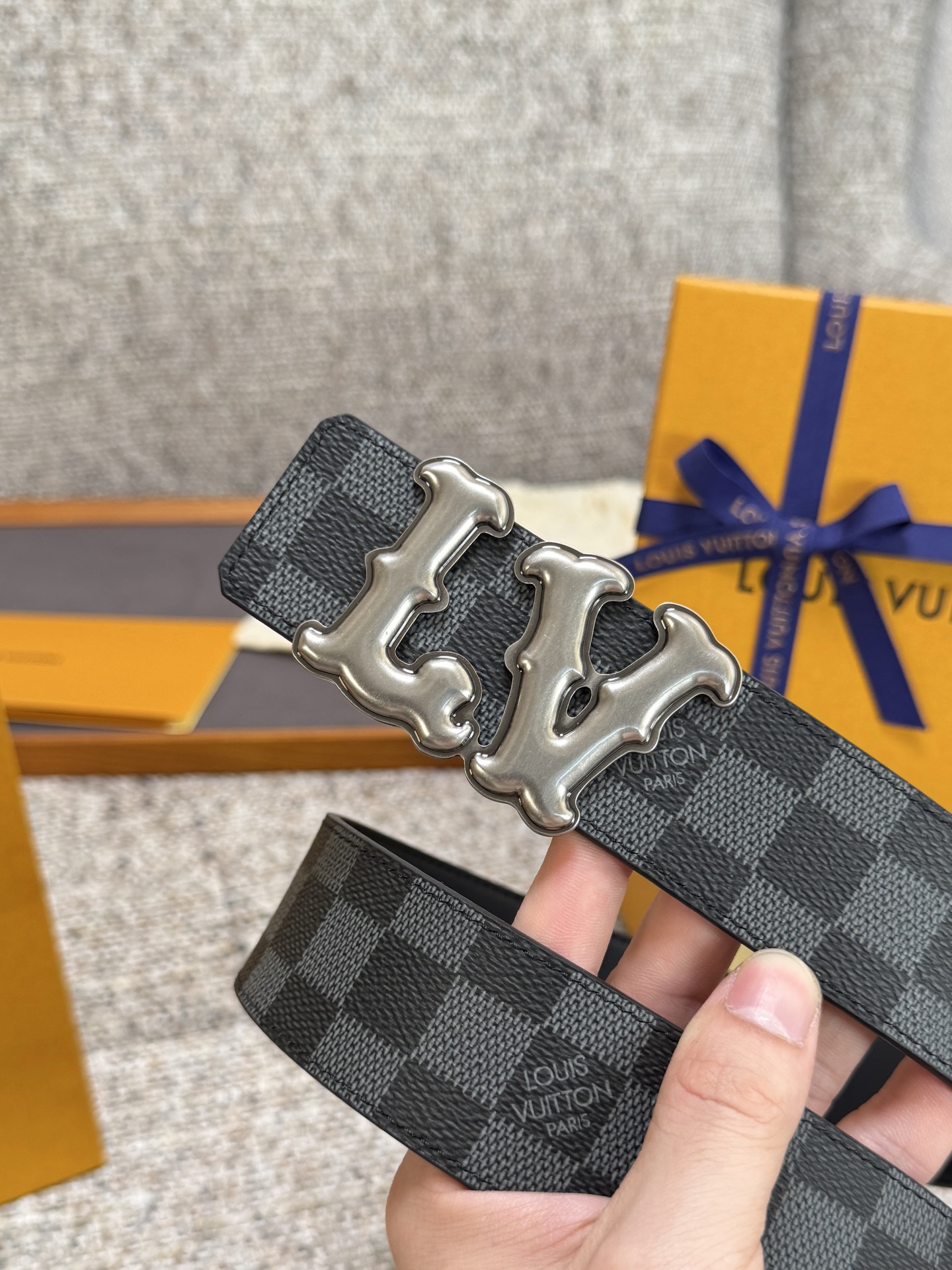 Lv belt-49