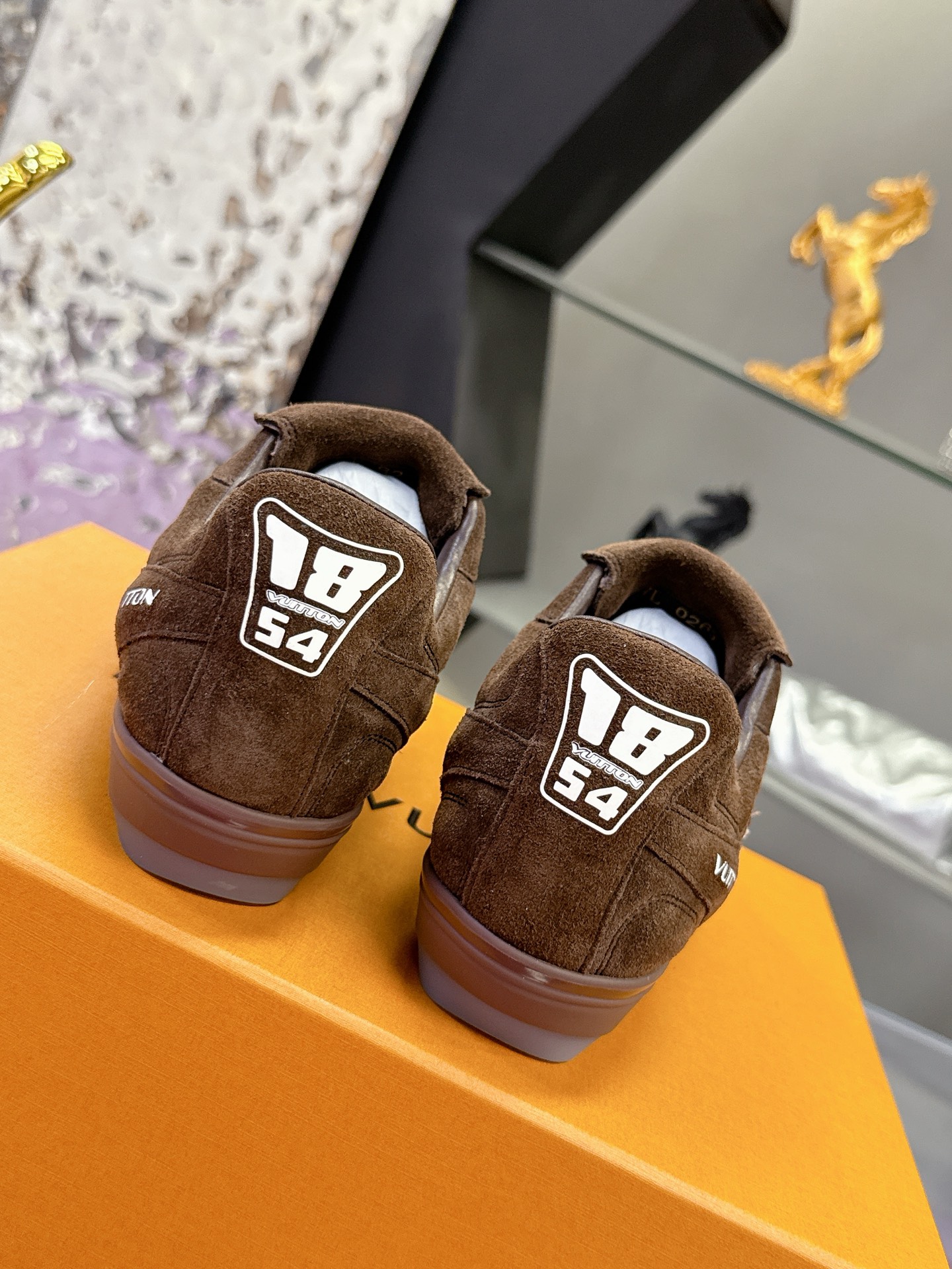 Lv Sneakers-110