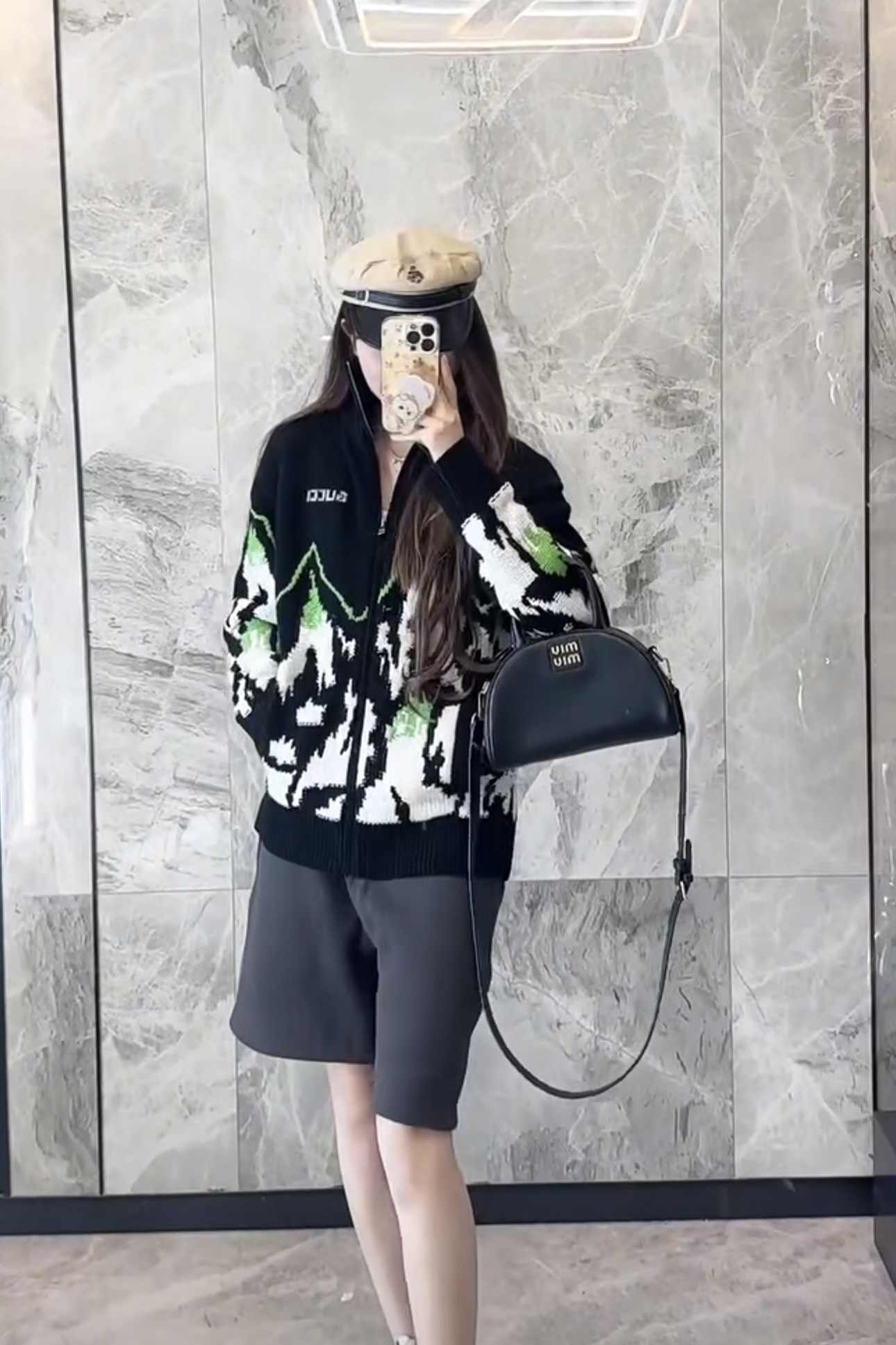 Gucci Clothing-131