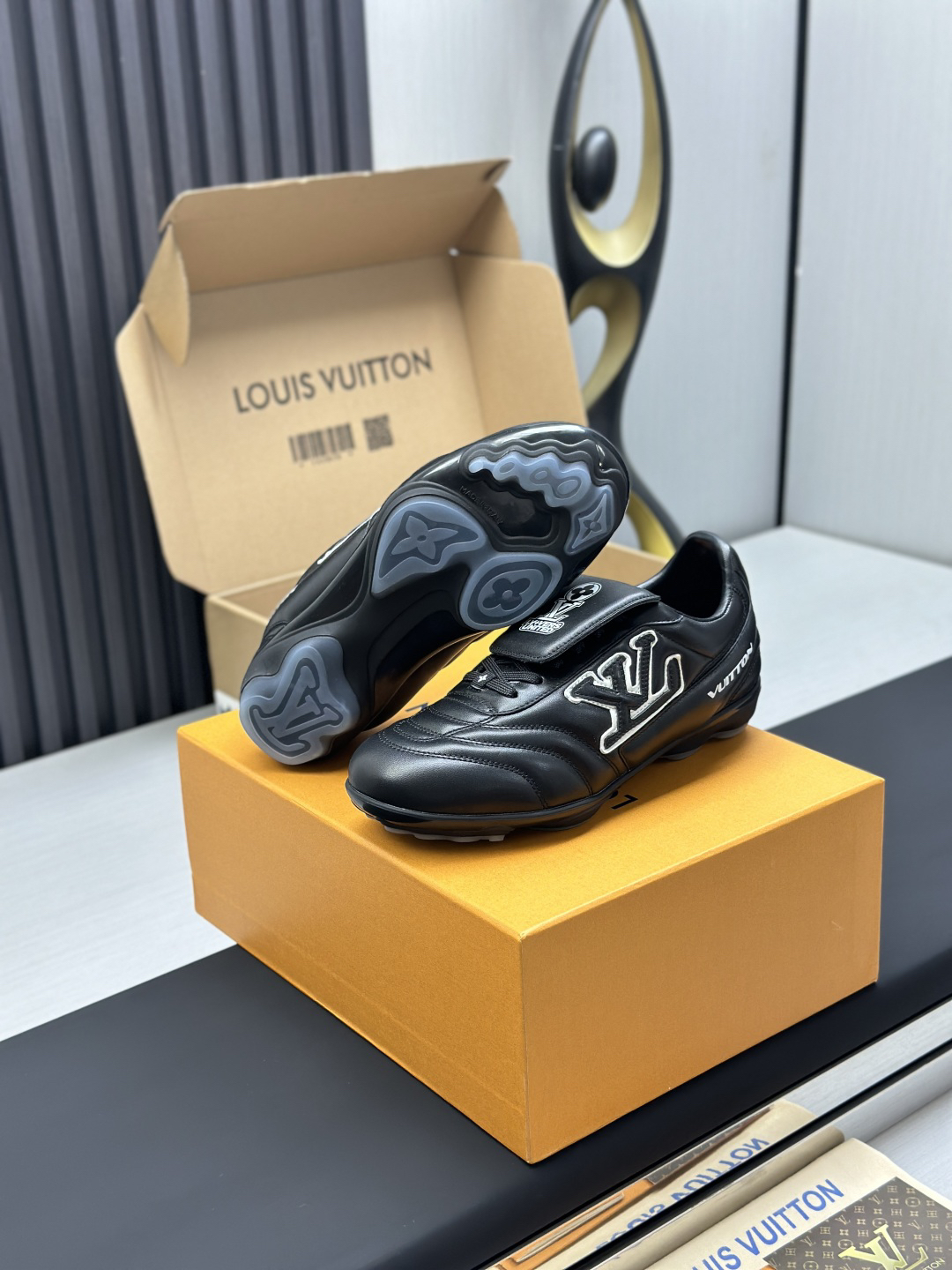 Lv Sneakers-255