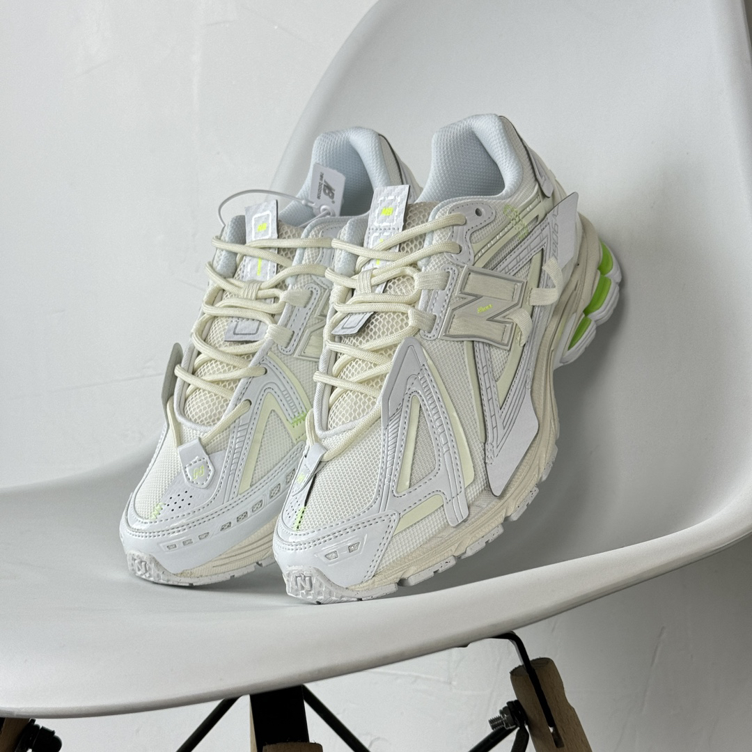 New Balance Sneakers-372