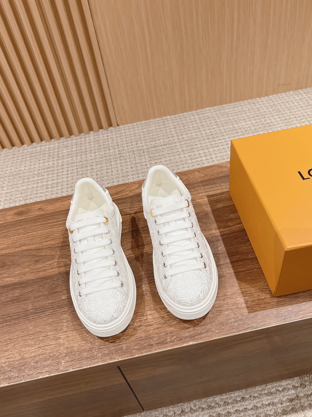 Lv Sneakers-105