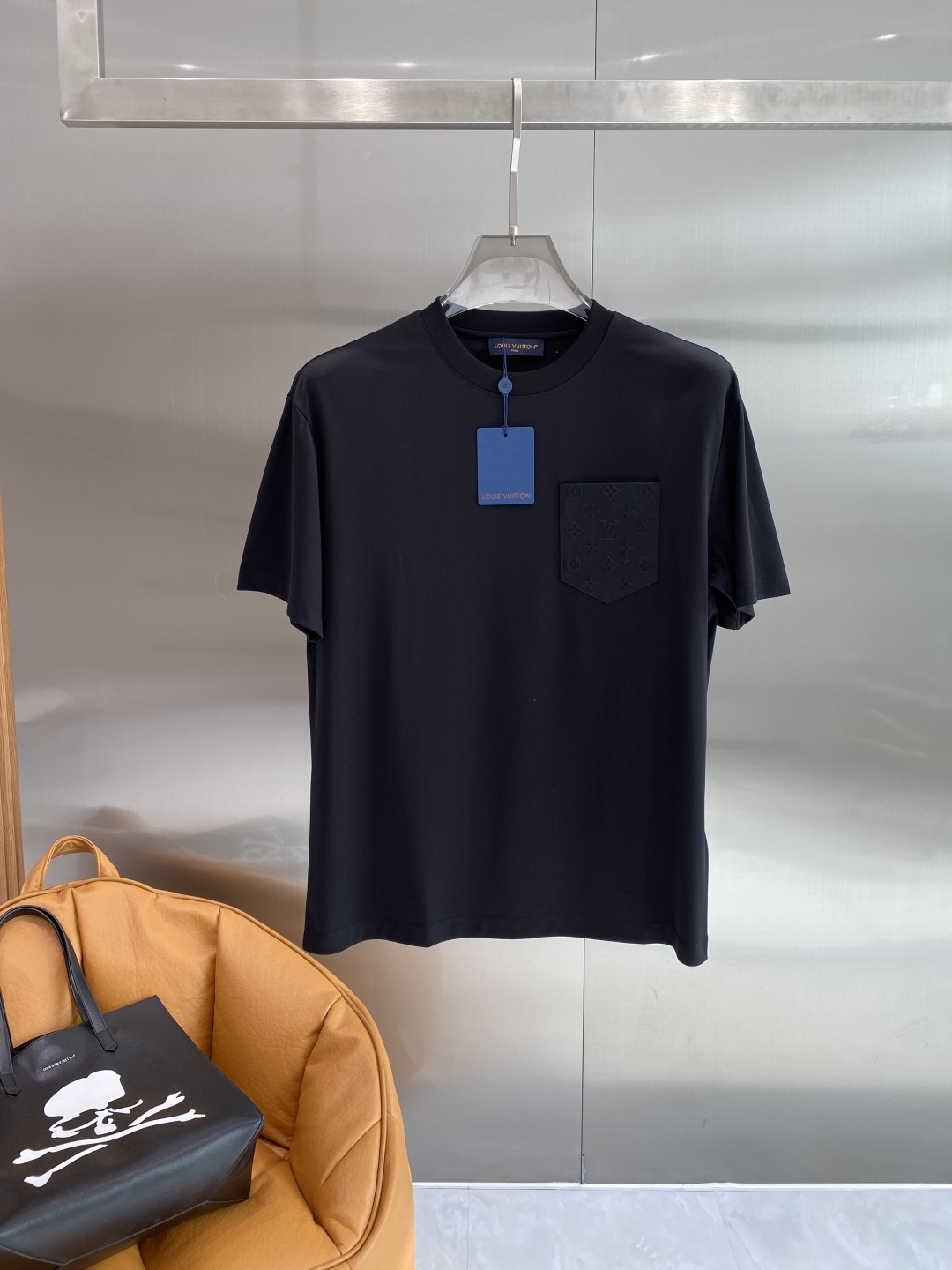 LV clothing-29