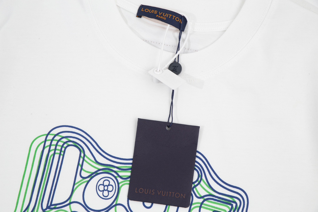 LV clothing-181