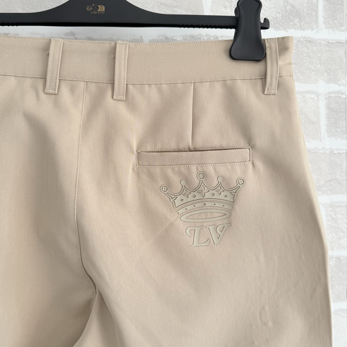 LV Clothing-93