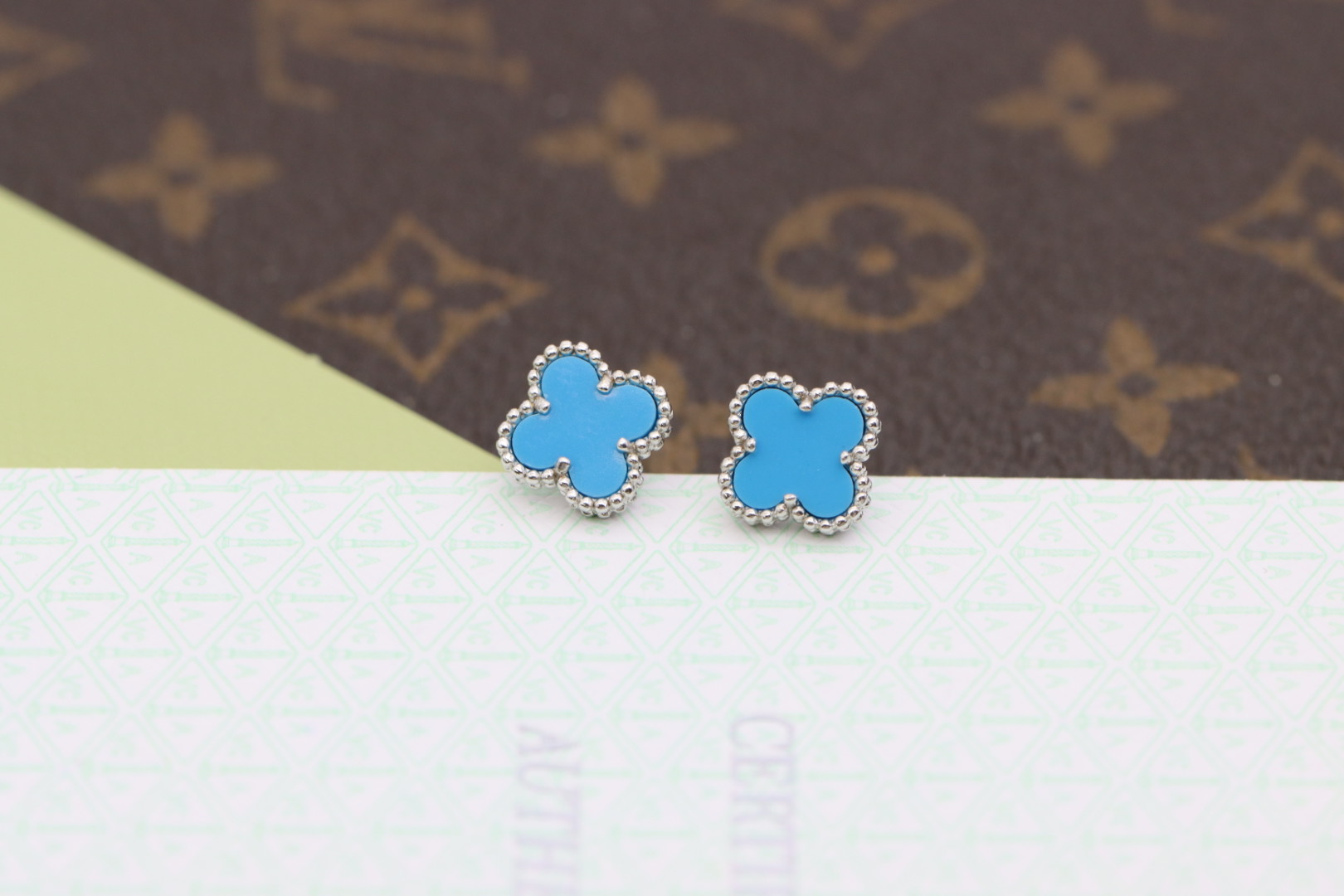 Van Cleef & Arpels earring-10